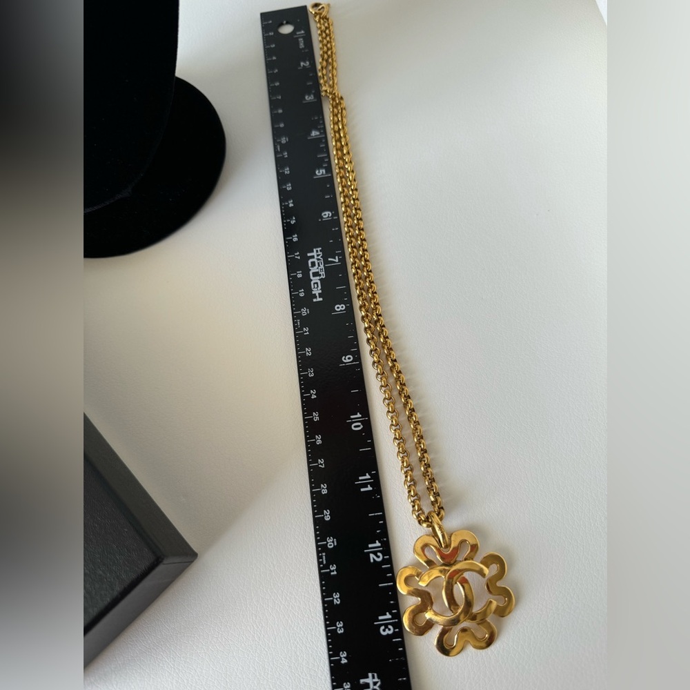 Chanel RARE 24K Gold Plated Necklace with Box in Excellent Condition - Picture 9 of 11